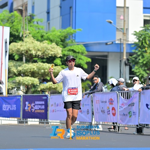 Race photo from SURABAYA ISOPLUS MARATHON 2026