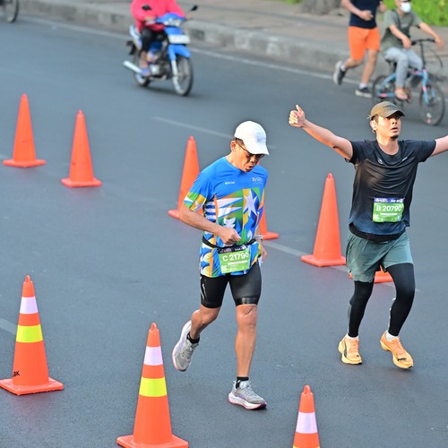 Race photo from SURABAYA ISOPLUS MARATHON 2026