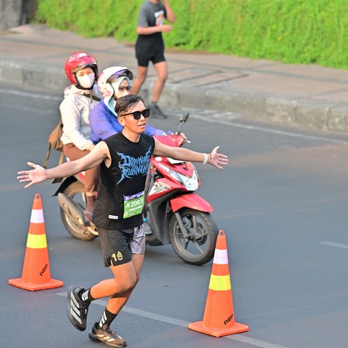 Race photo from SURABAYA ISOPLUS MARATHON 2026