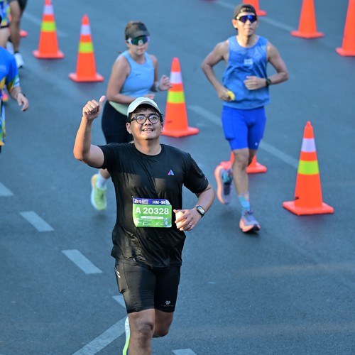 Race photo from SURABAYA ISOPLUS MARATHON 2026