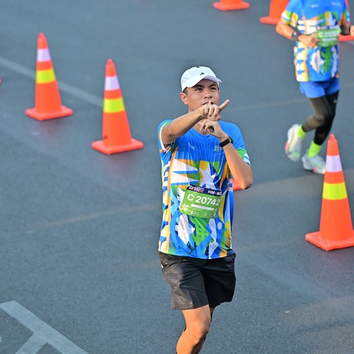 Race photo from SURABAYA ISOPLUS MARATHON 2026