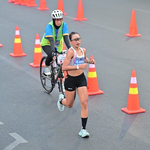 Race photo from SURABAYA ISOPLUS MARATHON 2026