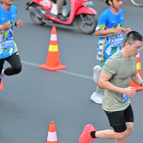 Race photo from SURABAYA ISOPLUS MARATHON 2026