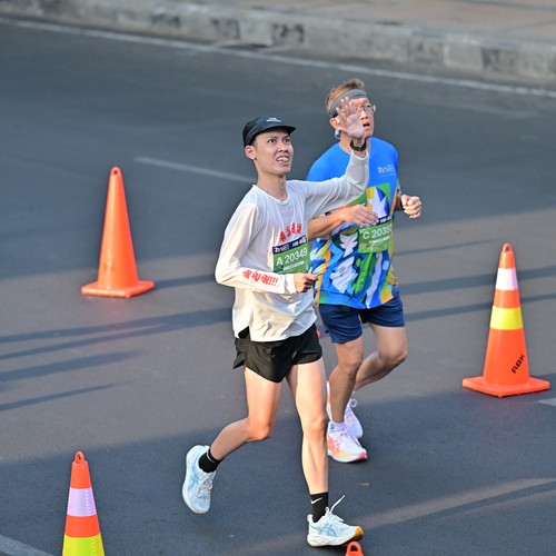 Race photo from SURABAYA ISOPLUS MARATHON 2026