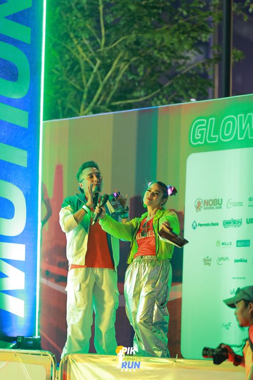 Race photo from PIK NITE RUN 2025