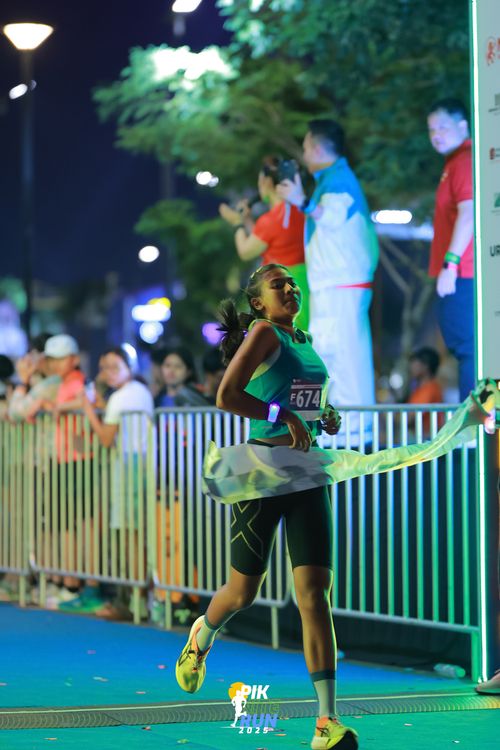 Race photo from PIK NITE RUN 2025