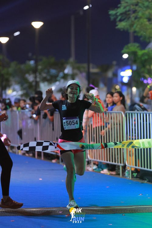 Race photo from PIK NITE RUN 2025