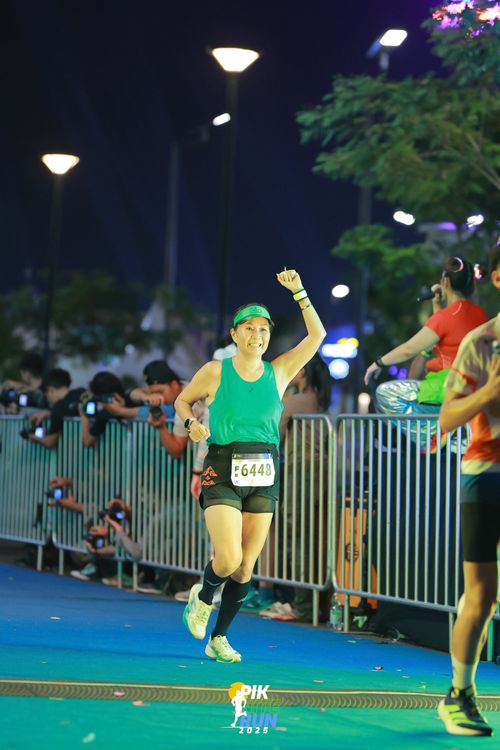Race photo from PIK NITE RUN 2025