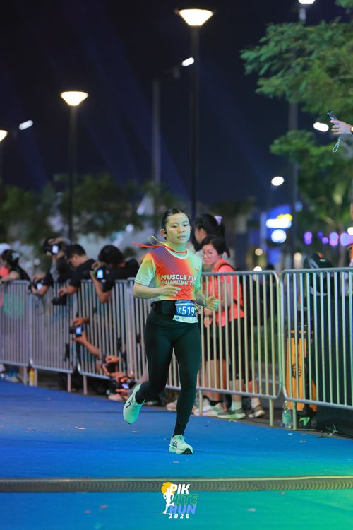 Race photo from PIK NITE RUN 2025