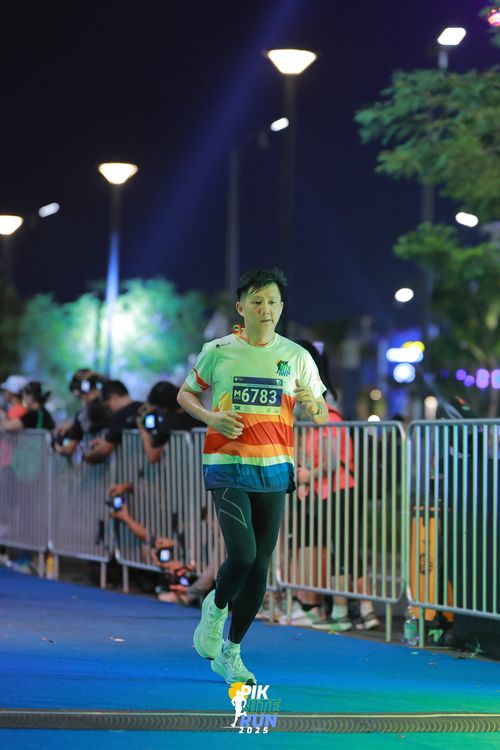Race photo from PIK NITE RUN 2025