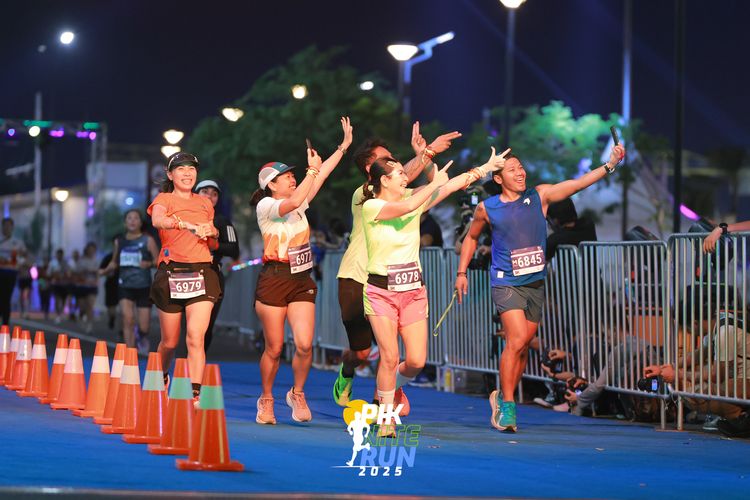 Race photo from PIK NITE RUN 2025