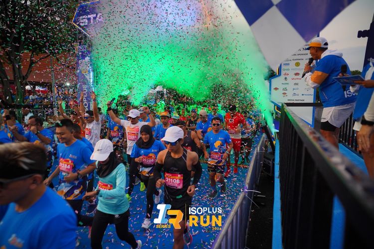 Race photo from Isoplus Run 2024 Surabaya