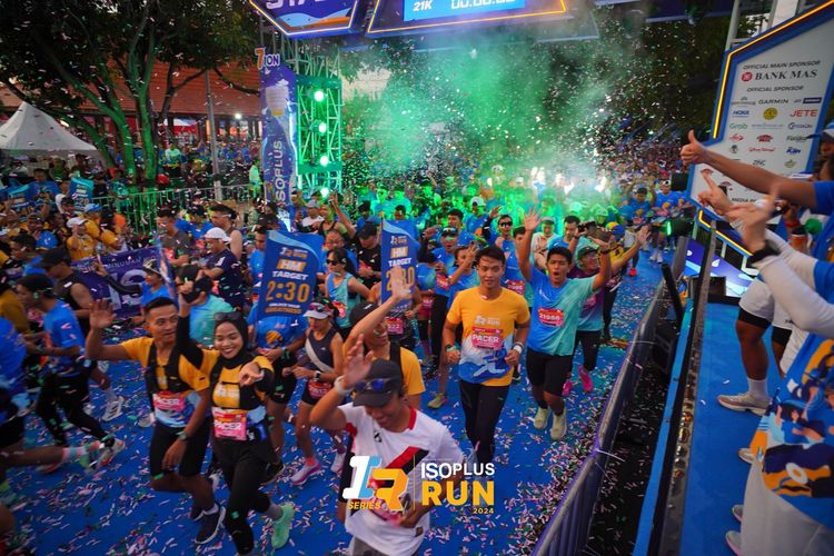 Race photo from Isoplus Run 2024 Surabaya