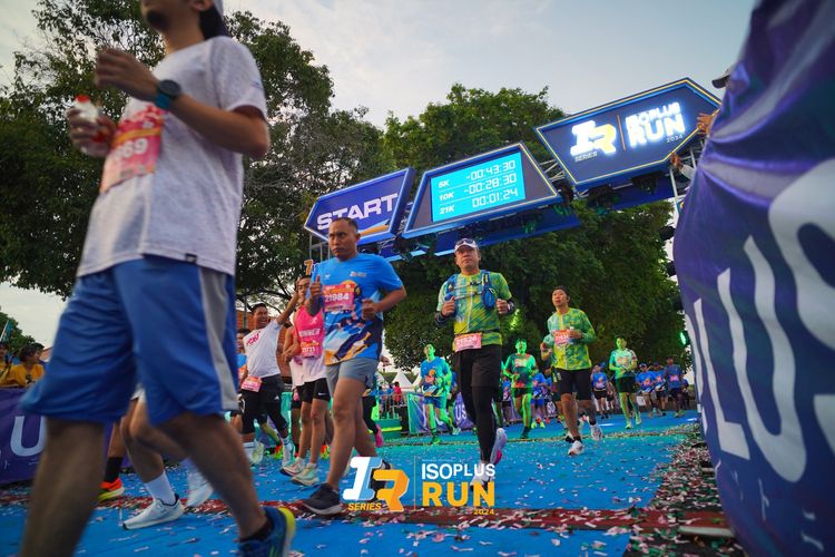 Race photo from Isoplus Run 2024 Surabaya