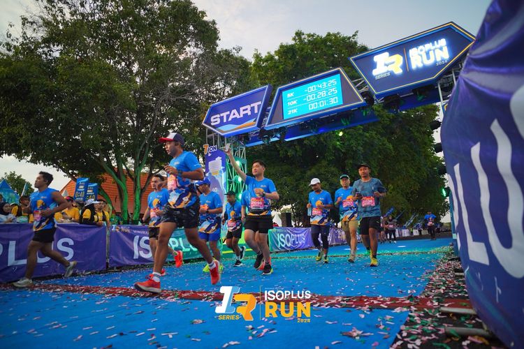 Race photo from Isoplus Run 2024 Surabaya