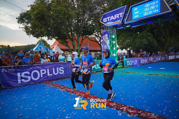 Race photo from Isoplus Run 2024 Surabaya