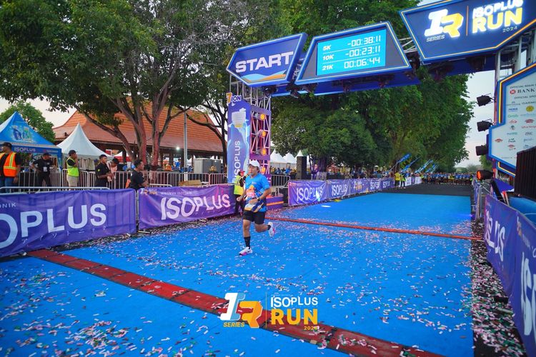 Race photo from Isoplus Run 2024 Surabaya