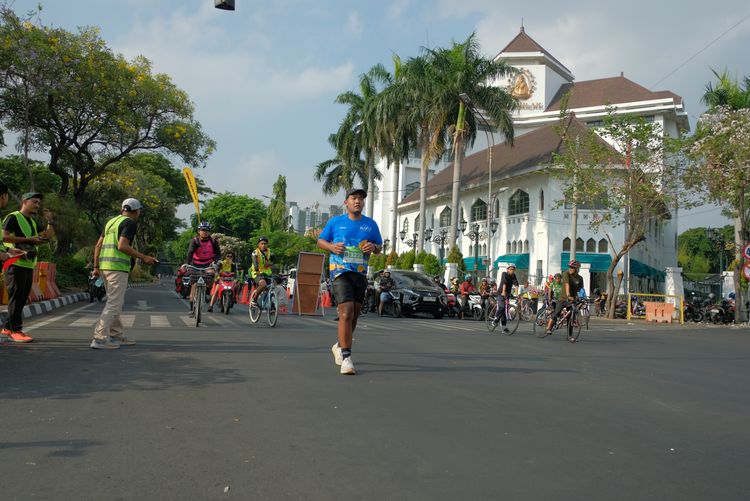 Race photo from SURABAYA ISOPLUS MARATHON 2025