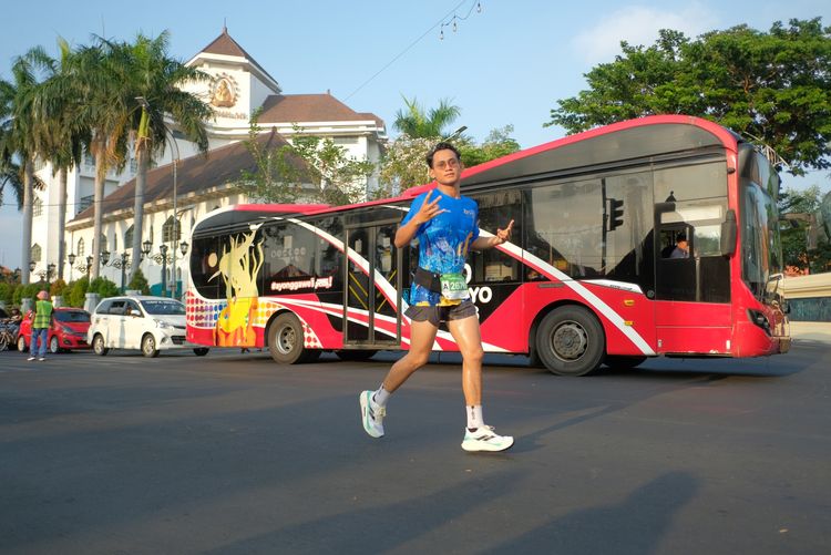 Race photo from SURABAYA ISOPLUS MARATHON 2025