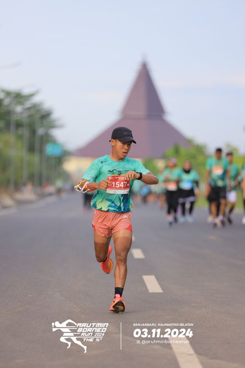 Race photo from Arutmin Borneo Run 2024