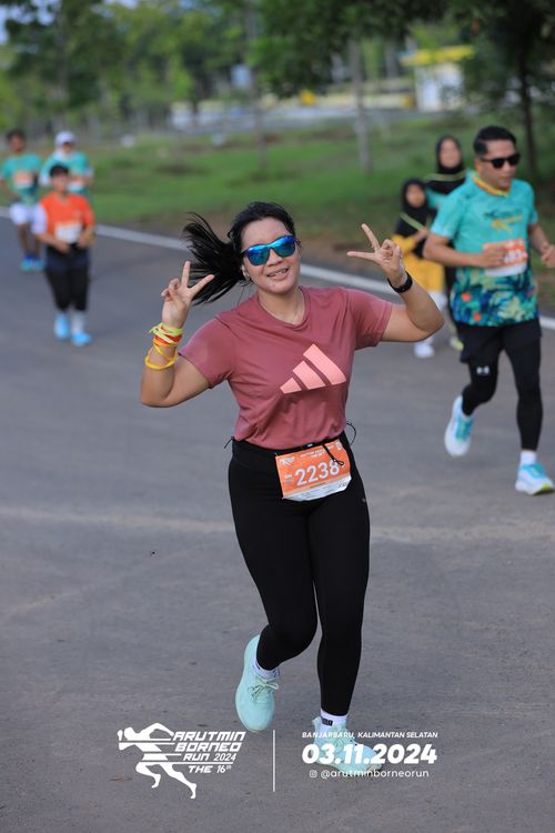 Race photo from Arutmin Borneo Run 2024