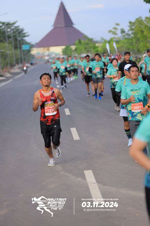 Race photo from Arutmin Borneo Run 2024