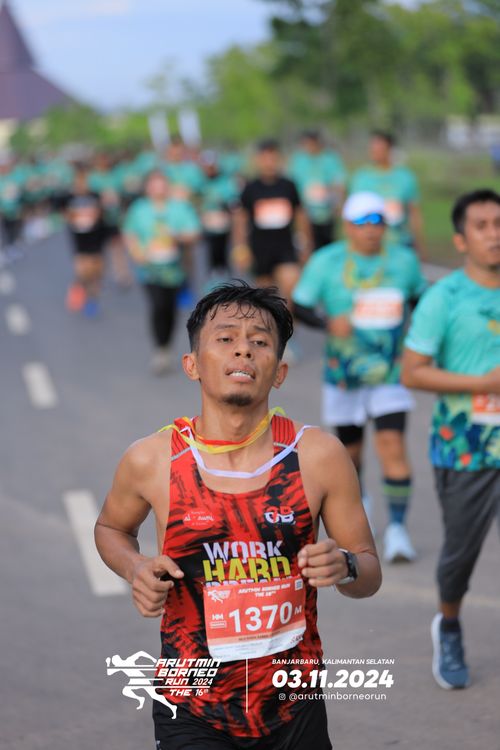 Race photo from Arutmin Borneo Run 2024
