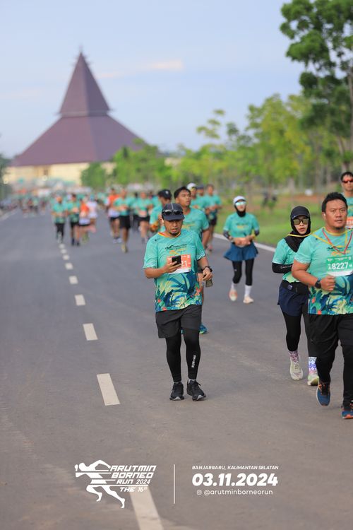 Race photo from Arutmin Borneo Run 2024