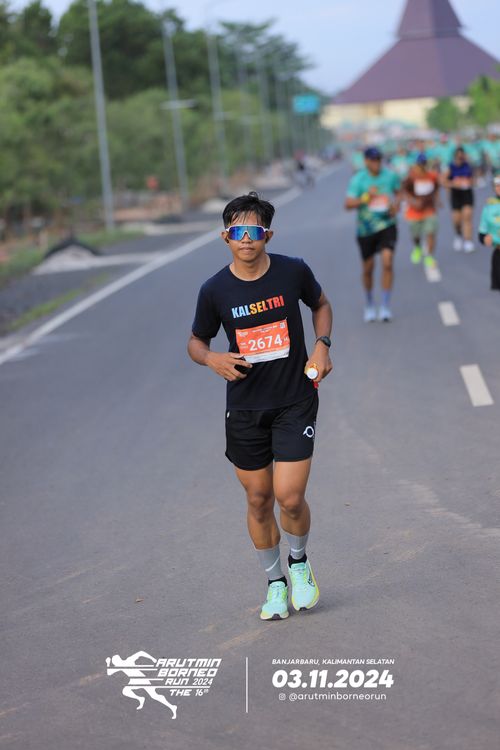 Race photo from Arutmin Borneo Run 2024