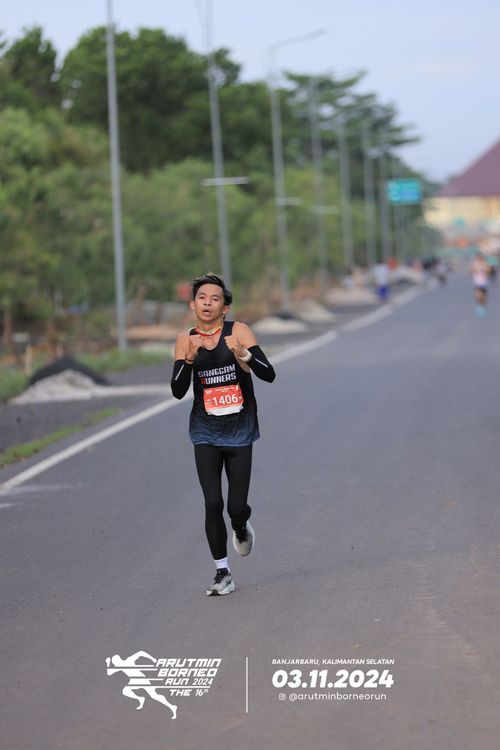 Race photo from Arutmin Borneo Run 2024