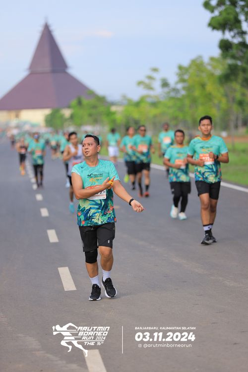 Race photo from Arutmin Borneo Run 2024