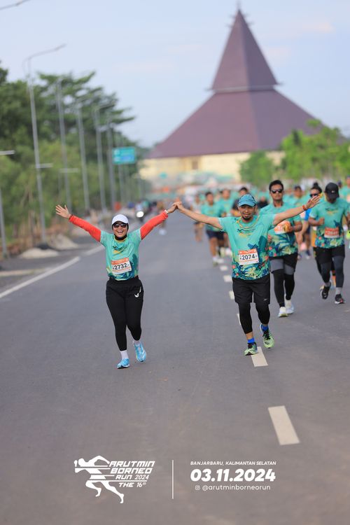 Race photo from Arutmin Borneo Run 2024
