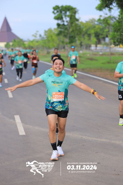 Race photo from Arutmin Borneo Run 2024