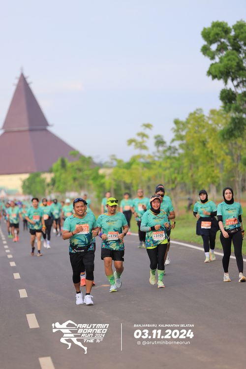 Race photo from Arutmin Borneo Run 2024