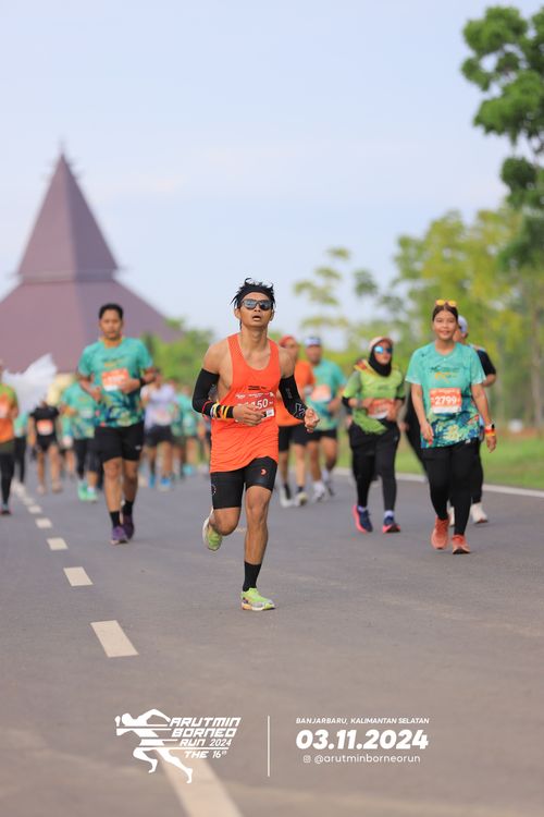 Race photo from Arutmin Borneo Run 2024