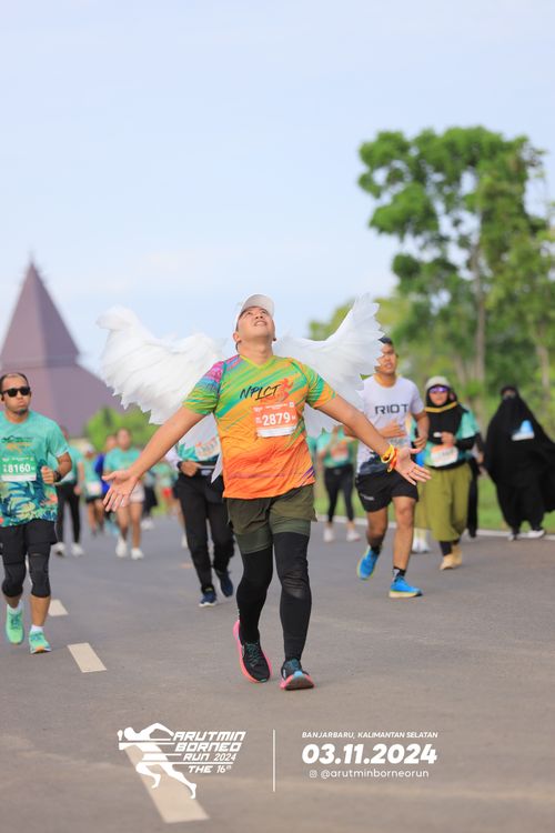 Race photo from Arutmin Borneo Run 2024
