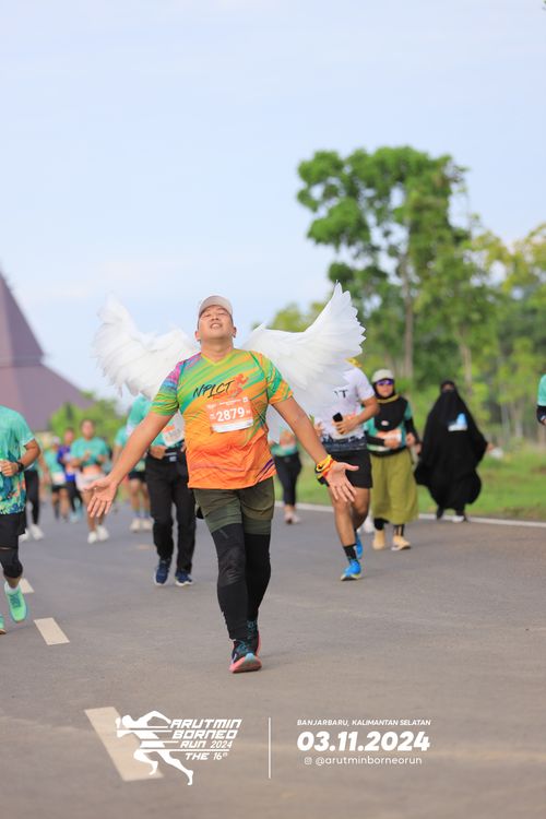 Race photo from Arutmin Borneo Run 2024