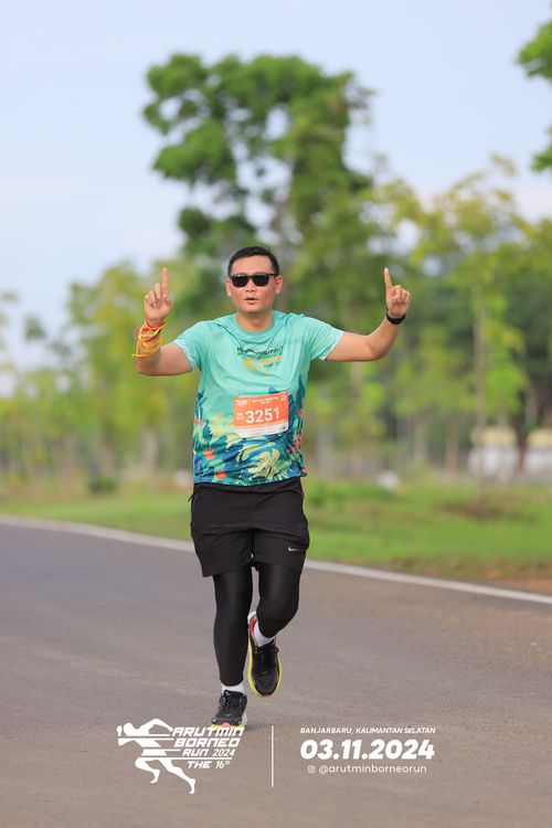 Race photo from Arutmin Borneo Run 2024