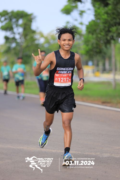 Race photo from Arutmin Borneo Run 2024