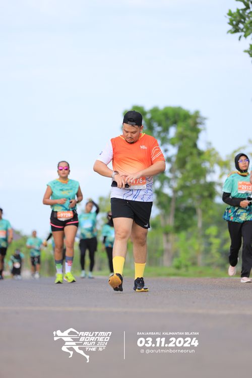 Race photo from Arutmin Borneo Run 2024