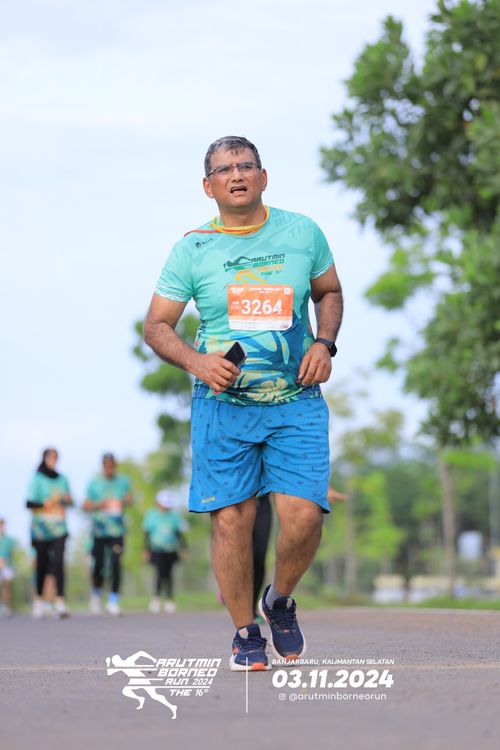 Race photo from Arutmin Borneo Run 2024
