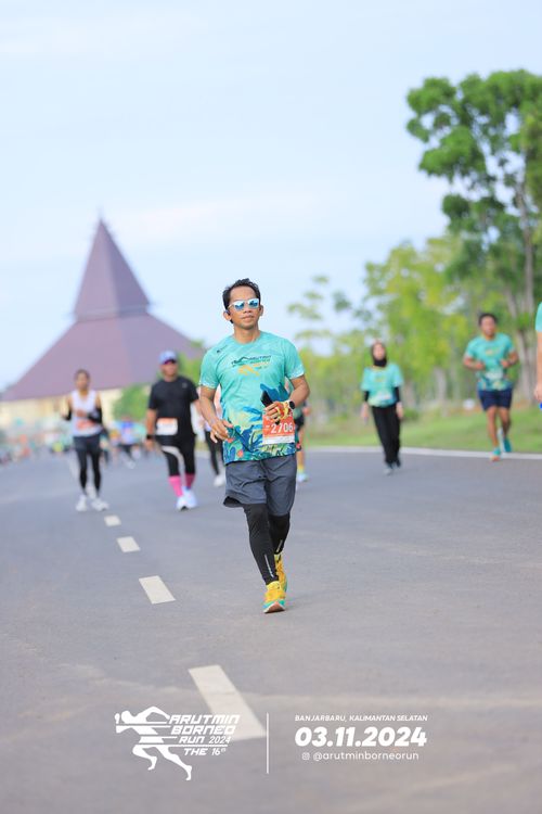 Race photo from Arutmin Borneo Run 2024