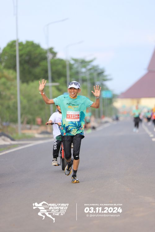 Race photo from Arutmin Borneo Run 2024