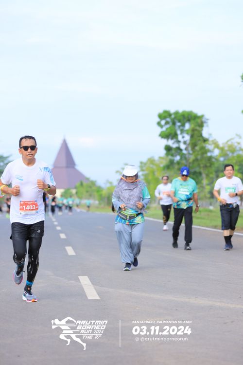 Race photo from Arutmin Borneo Run 2024