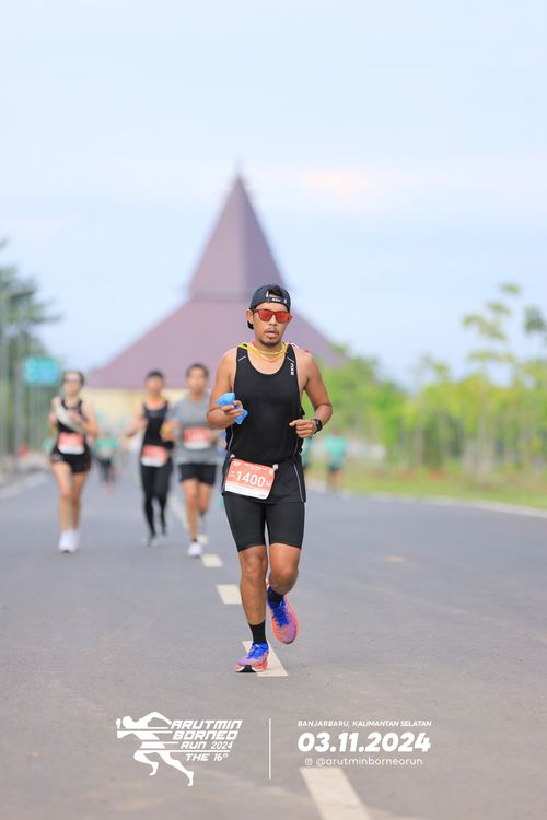Race photo from Arutmin Borneo Run 2024