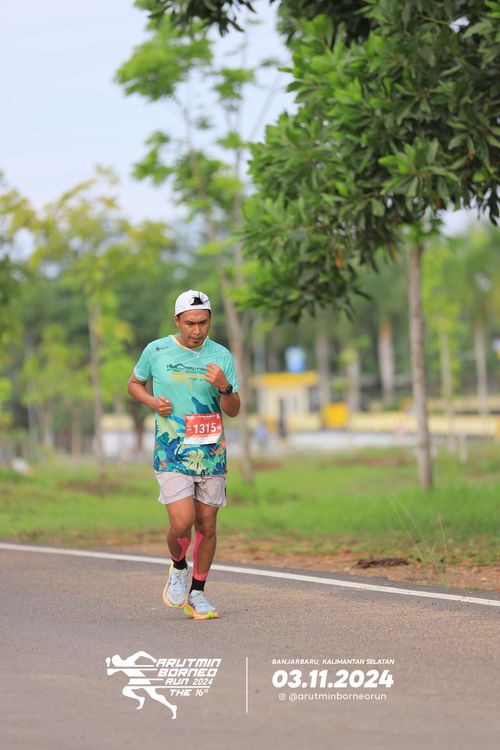 Race photo from Arutmin Borneo Run 2024