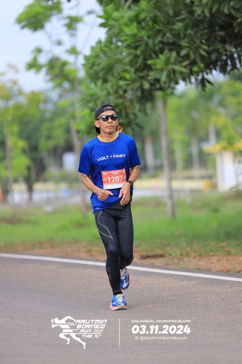 Race photo from Arutmin Borneo Run 2024