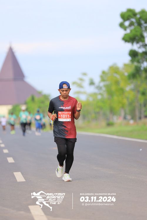 Race photo from Arutmin Borneo Run 2024