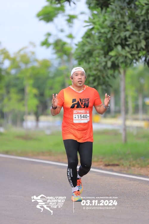 Race photo from Arutmin Borneo Run 2024