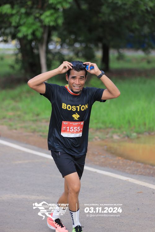 Race photo from Arutmin Borneo Run 2024